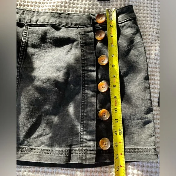 Free People Little Daisies Grey Denim Button-Front Mini Skirt, 0, MSRP $50 - Picture 11 of 11